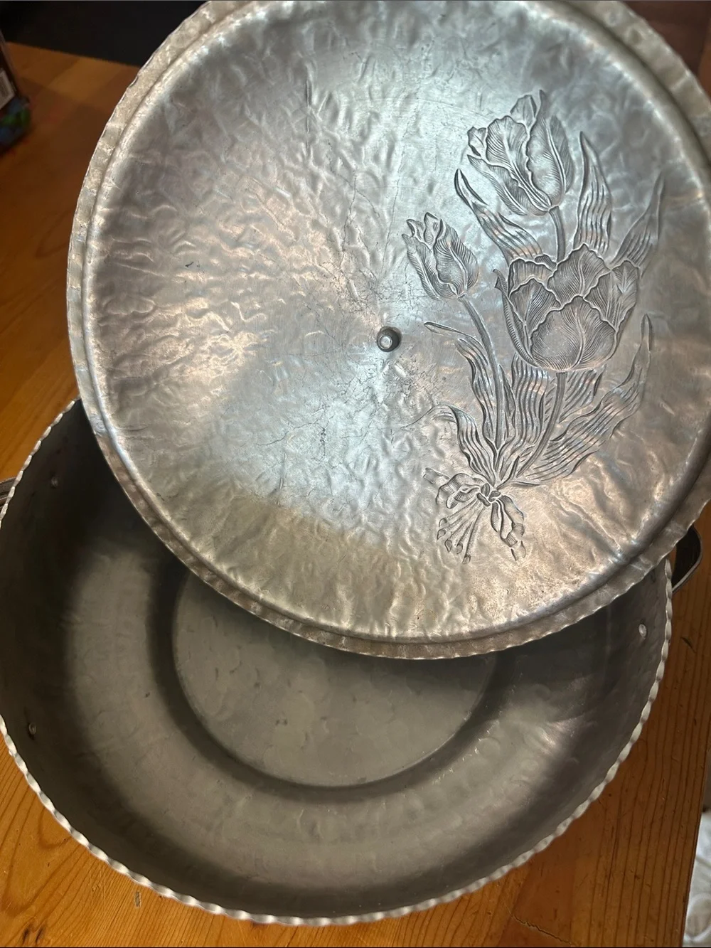 Vintage Hammered Aluminum Covered Tulip Casserole Dish